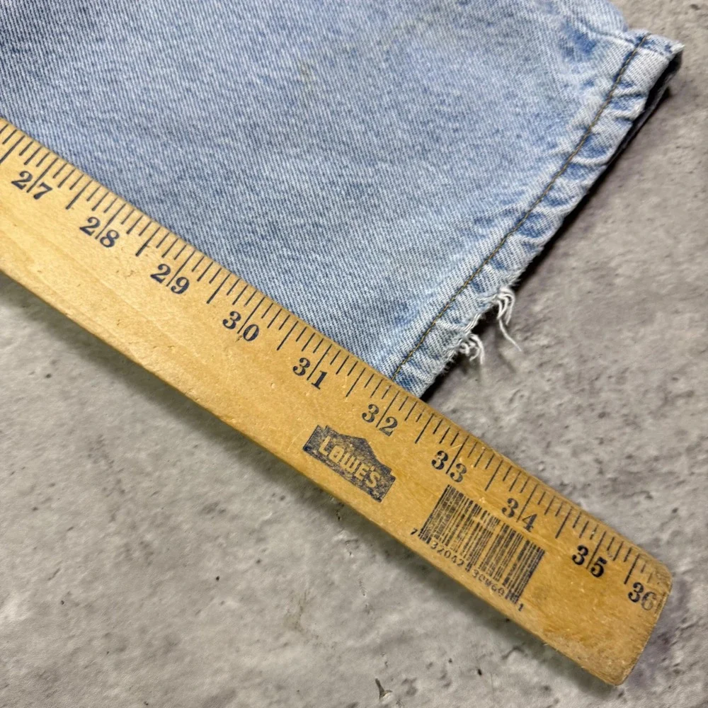 Vintage Levis 550 Relaxed Fit Tapered Light Wash Jeans Made in USA 34x32